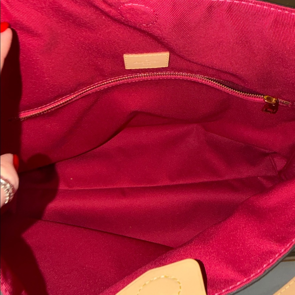 Louis Vuitton Graceful MM – Monogram Canvas with Pivoine interior. Used once ! - Picture 6 of 6
